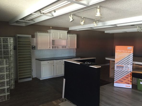 Storefront Retail Space For Lease: 334 Parkridge Ave, Orange Park, FL 32065
